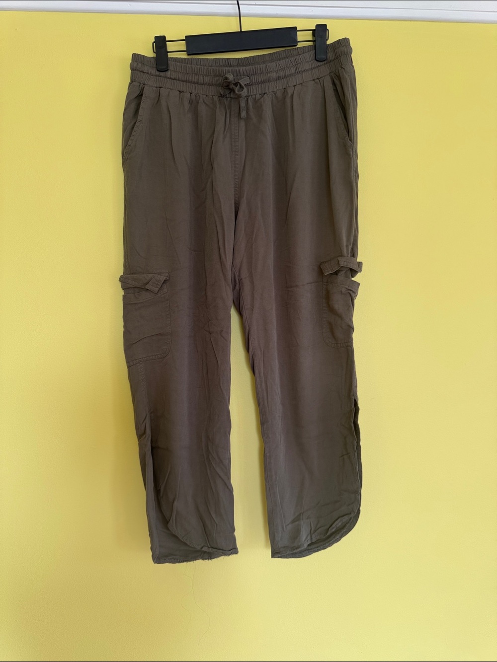 American Rag Olive Drawstring Cargo Cropped Pants